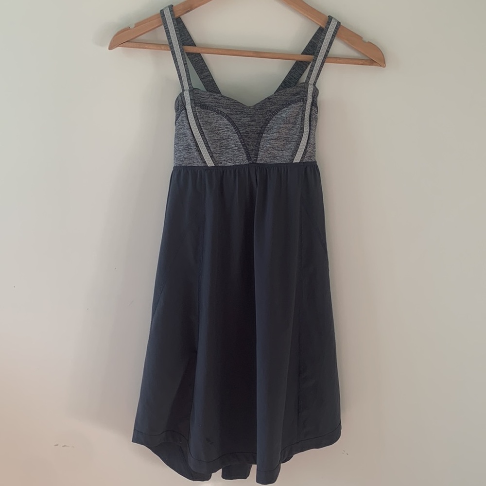 Lululemon Tank Top back cross size 4